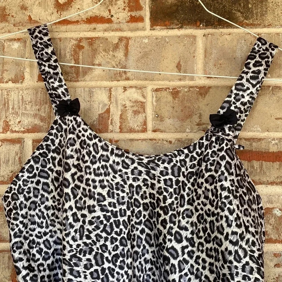 Black Gray Leopard Print Polyester Nightgown - Picture 2 of 7